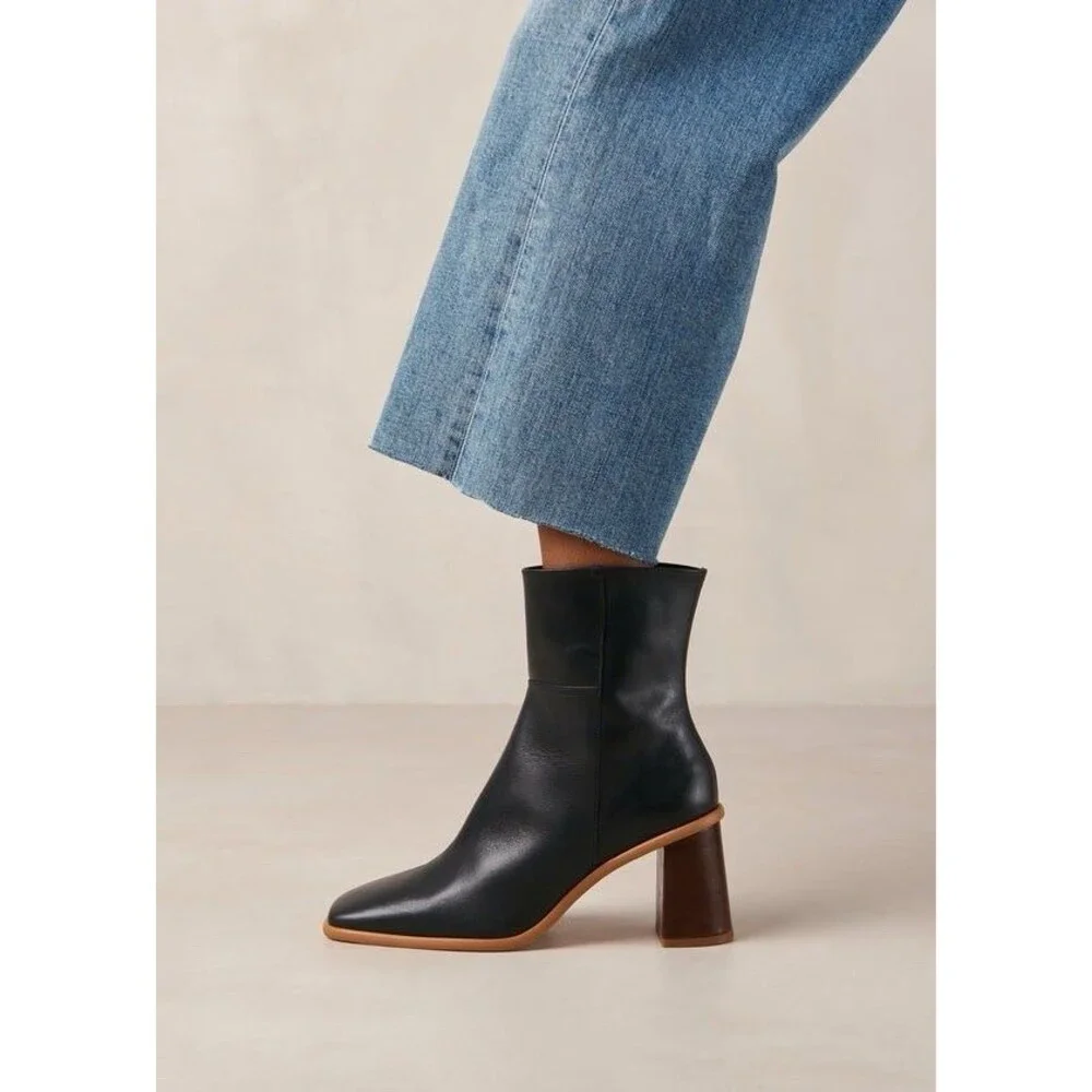 Alohas East Black Leather Square Toe Ankle Boots Wood Block Heel Spain SZ 10.5